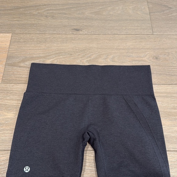 LULULEMON Black In The Flow Crop Seamless Mid Rise Active Yoga Capri Leggings 8 - Picture 6 of 12